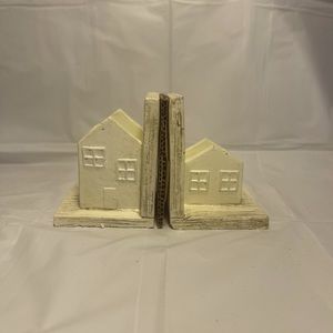 Ceramic book keepers